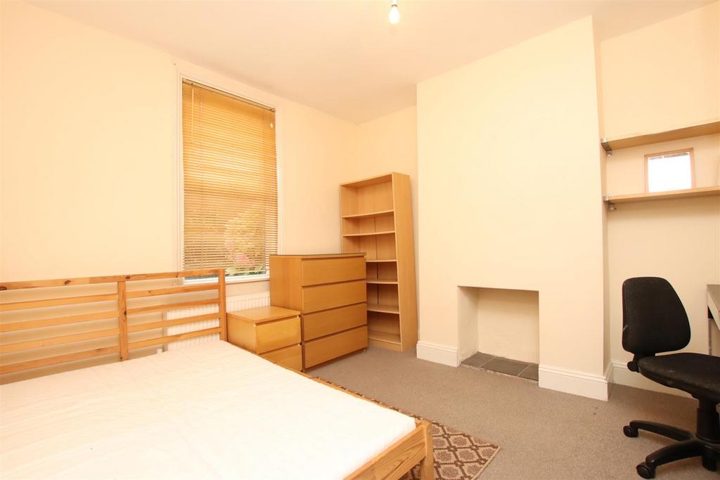 Bedroom one.JPG