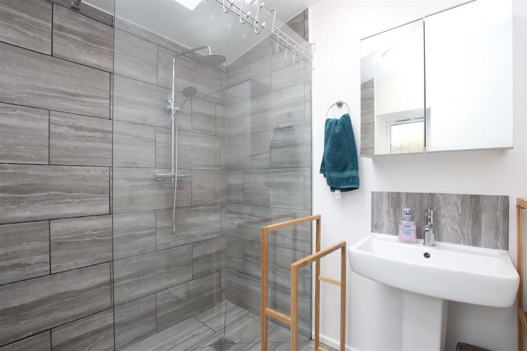 Shower room.JPG