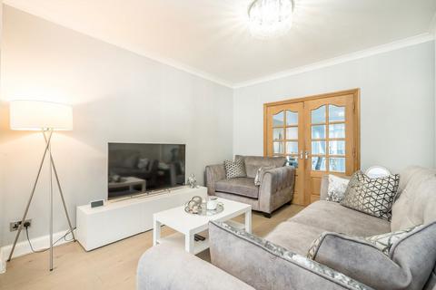 undefined, Heston Avenue, Hounslow TW5