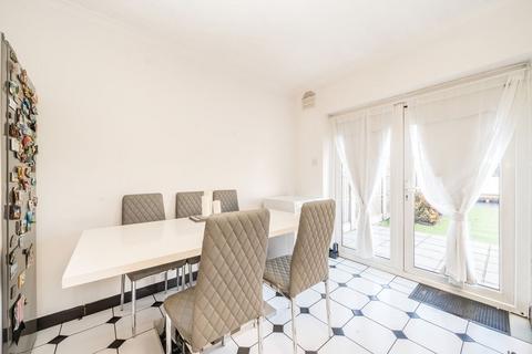 undefined, Heston Avenue, Hounslow TW5