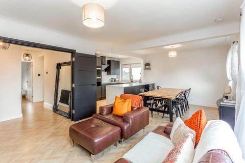 undefined, 1/2F1 Cargil Court, Edinburgh EH5 3NE