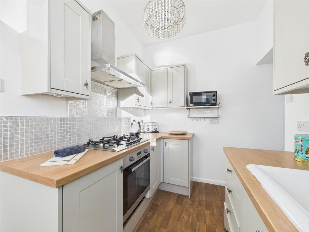 CAM02295 G0-PR0357-STILL009.jpg