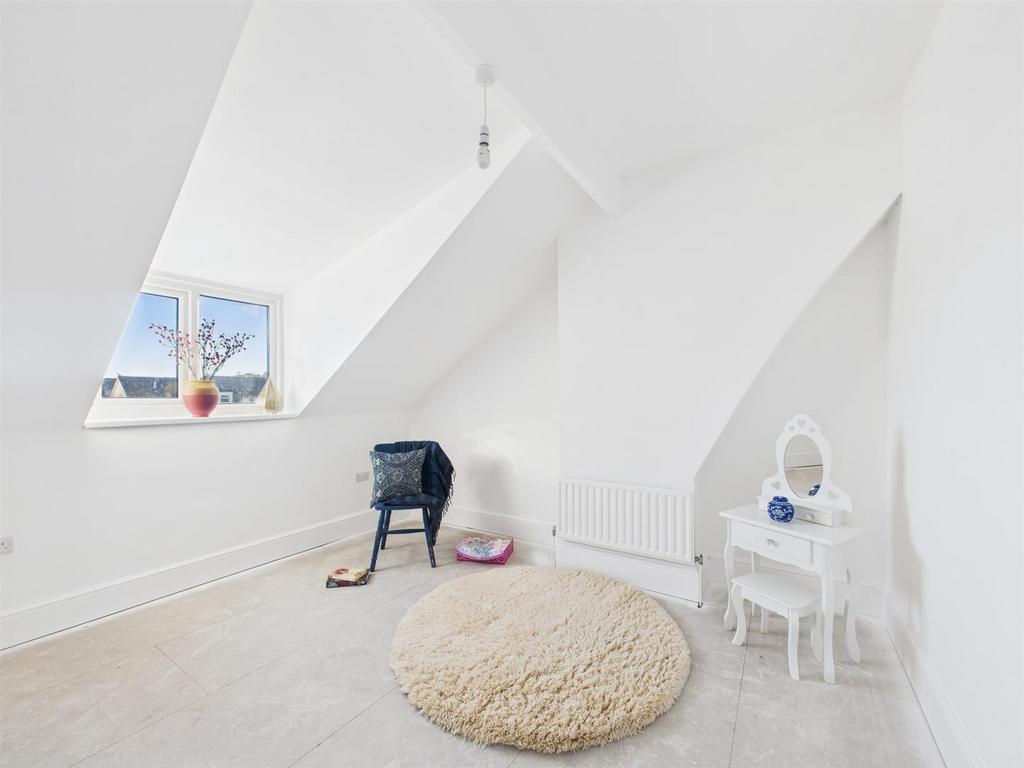 CAM02295 G0-PR0357-STILL024.jpg