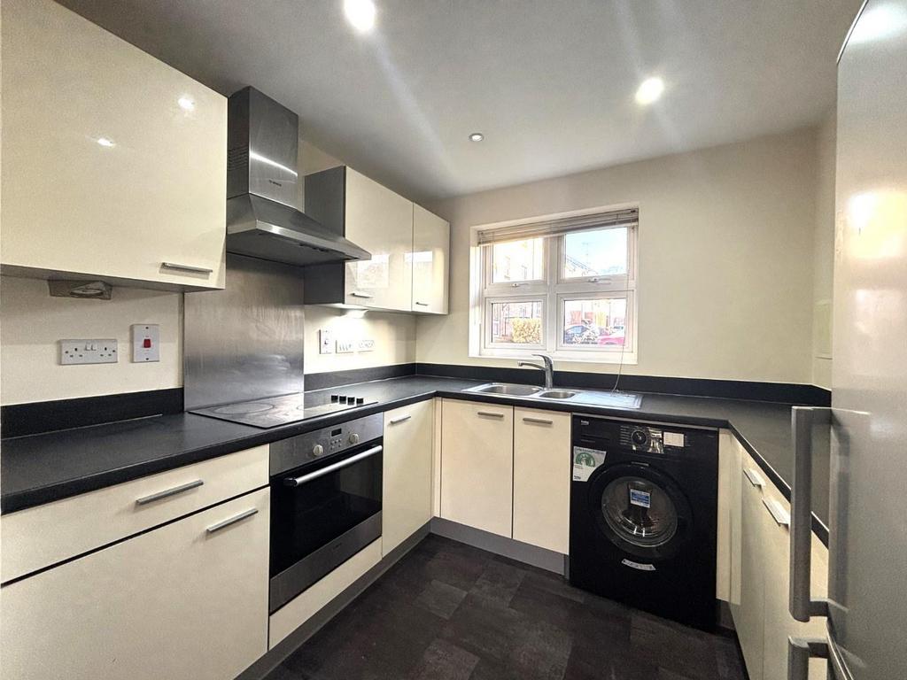 Kitchen 1.jpeg