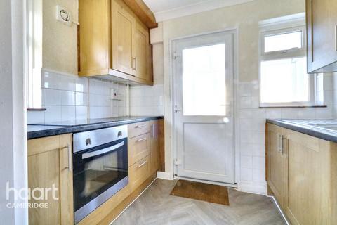 3 bedroom semi-detached bungalow to rent, Walden Way, Cambridge