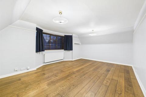 3 bedroom maisonette for sale, 16b Ickenham Road, Ruislip HA4