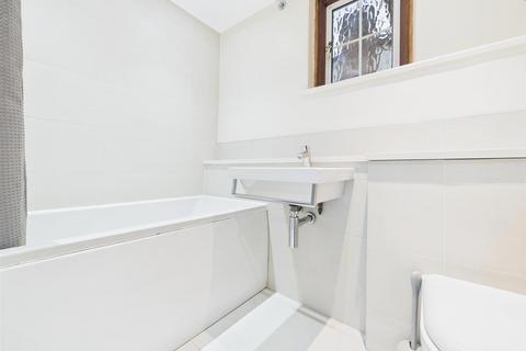 3 bedroom maisonette for sale, 16b Ickenham Road, Ruislip HA4