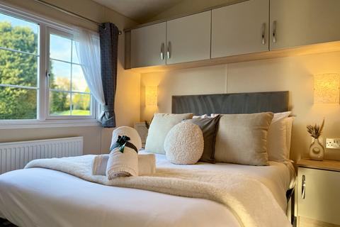 2 bedroom lodge for sale, Melbourne Road, Allerthorpe YO42