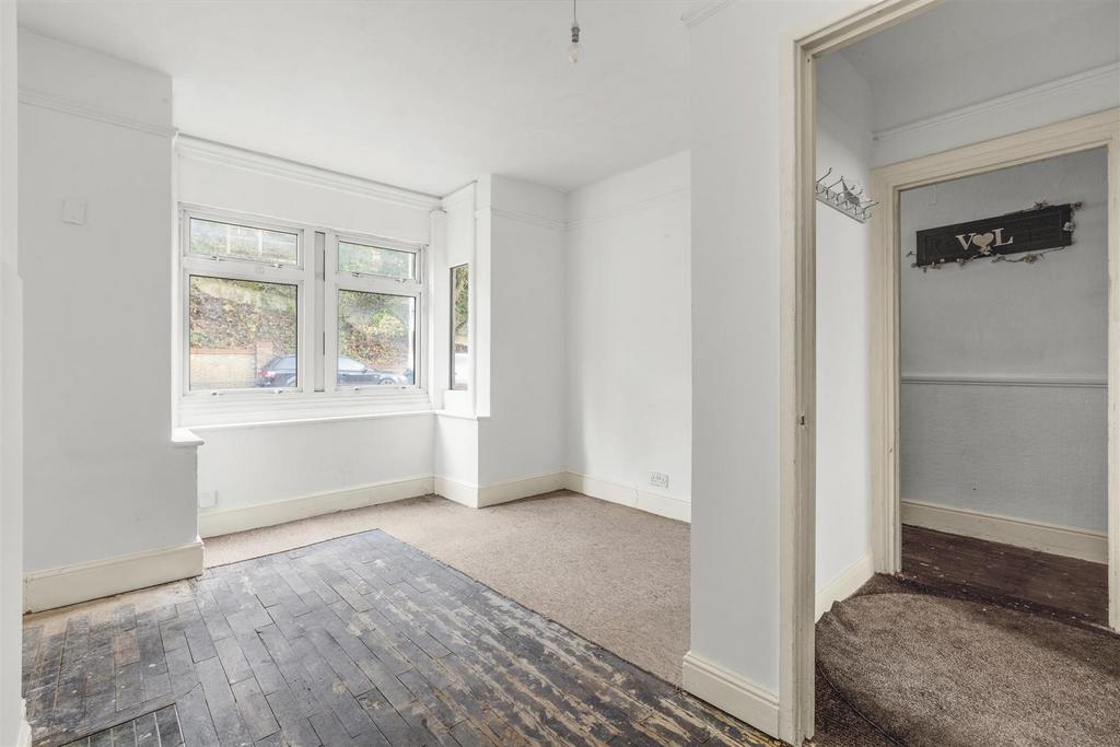 153 Hughenden Rd, HP13 5 PN-7.jpg