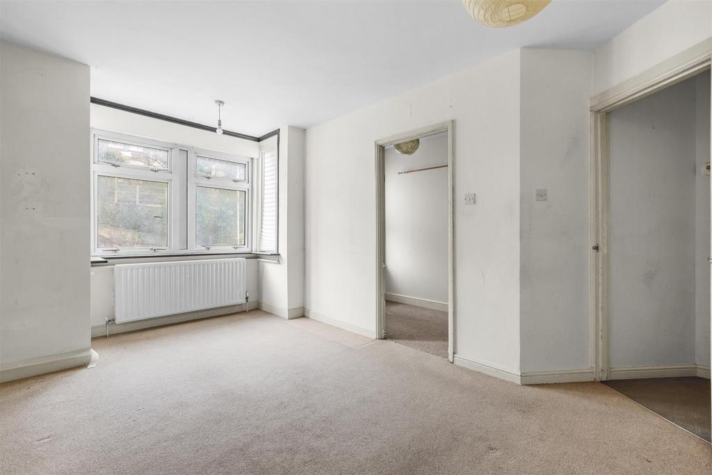 153 Hughenden Rd, HP13 5 PN-5.jpg