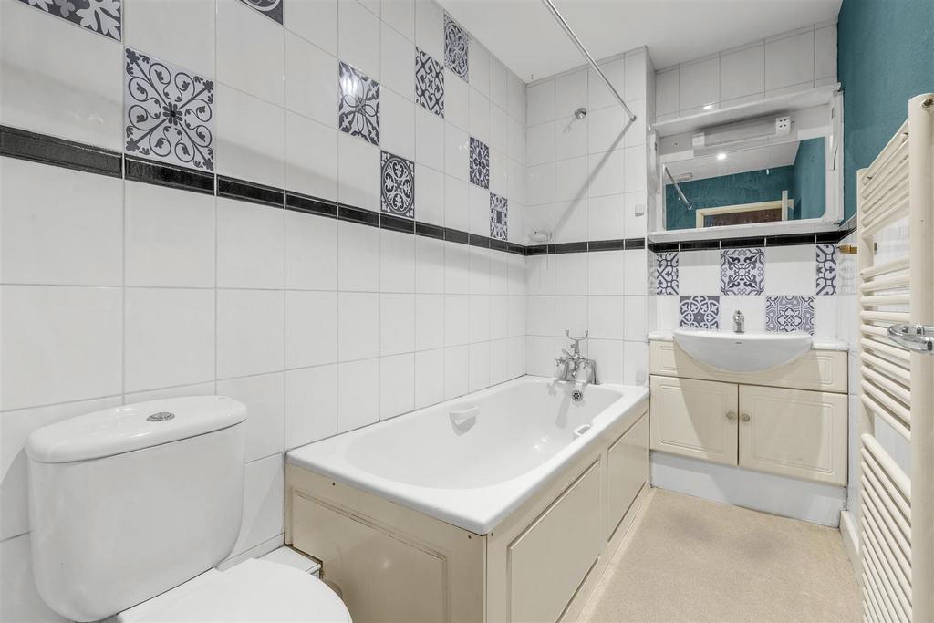 153 Hughenden Rd, HP13 5 PN-3.jpg