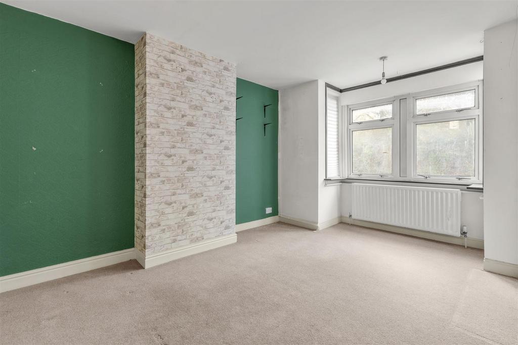 153 Hughenden Rd, HP13 5 PN-4.jpg