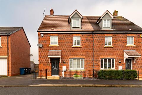 4 bedroom semi-detached house for sale, Cherwell Gardens, Bingham, Nottingham