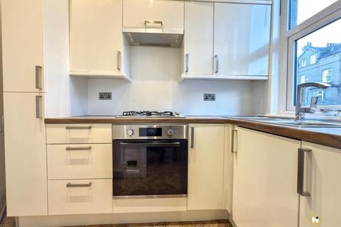 2 bedroom terraced house to rent, Fairford Terrace, Leeds LS11