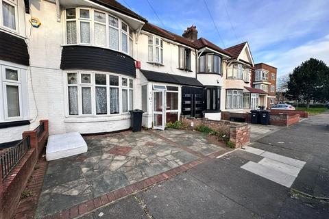 3 bedroom terraced house to rent, Malvern Drive, Ilford IG3