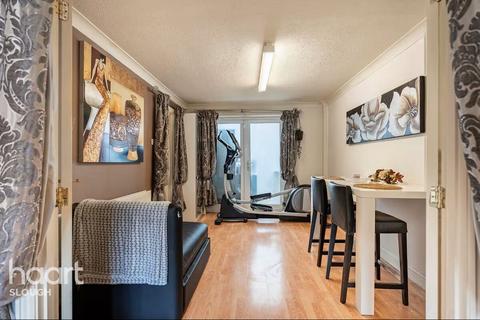 undefined, Talbot Avenue, Slough