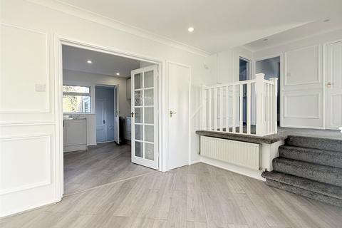 3 bedroom detached house to rent, High Ridge, Cuffley, Potters Bar, Hertfordshire, EN6