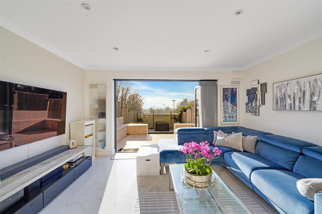 Living Area 2.jpg
