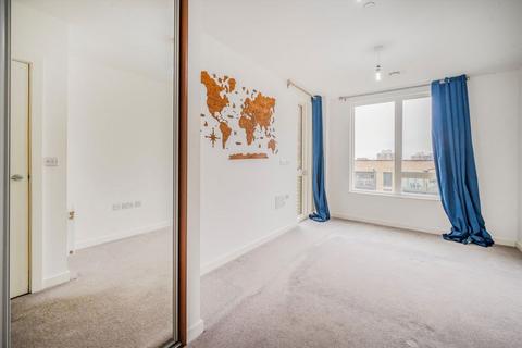 undefined, Madeira Street, London E14