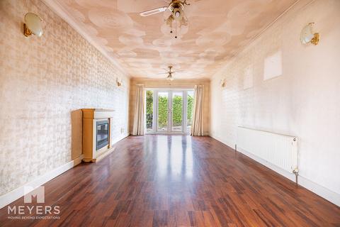 2 bedroom detached bungalow for sale, Brockley Road, Bournemouth, BH10 6JN