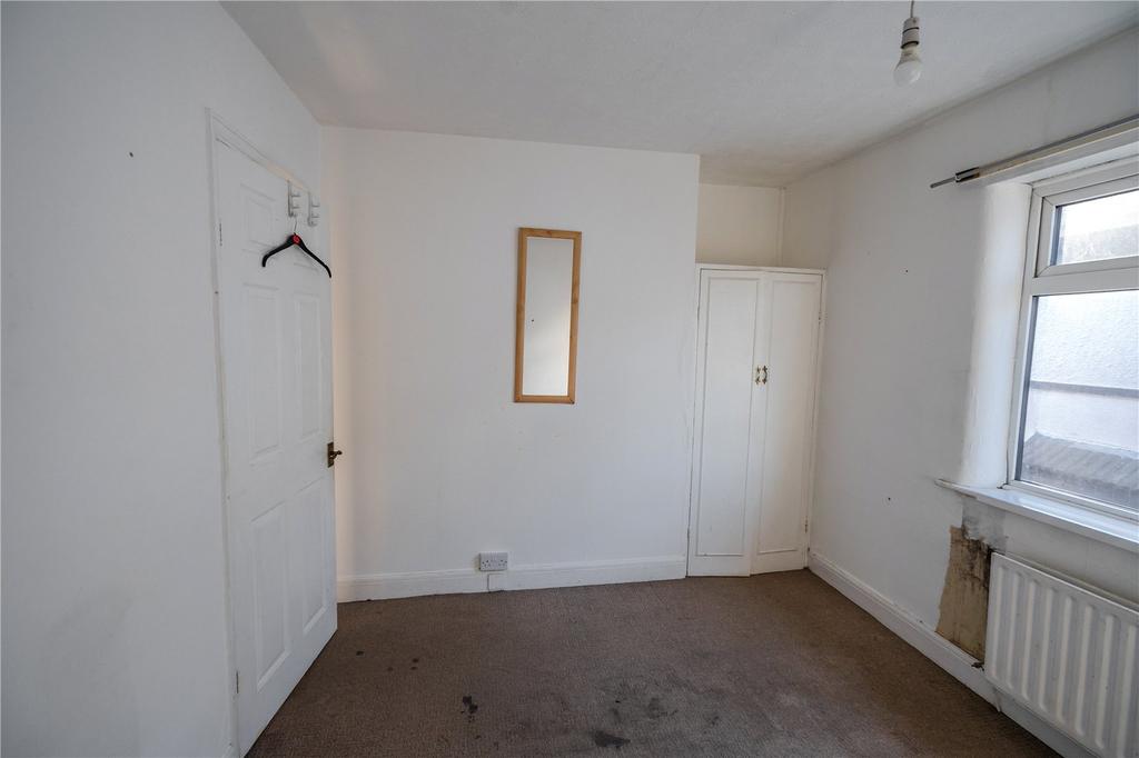 Bedroom 2 (2)