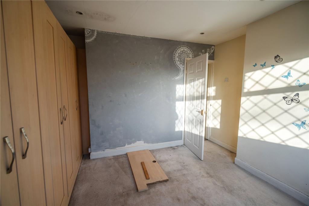 Bedroom 1 (2)