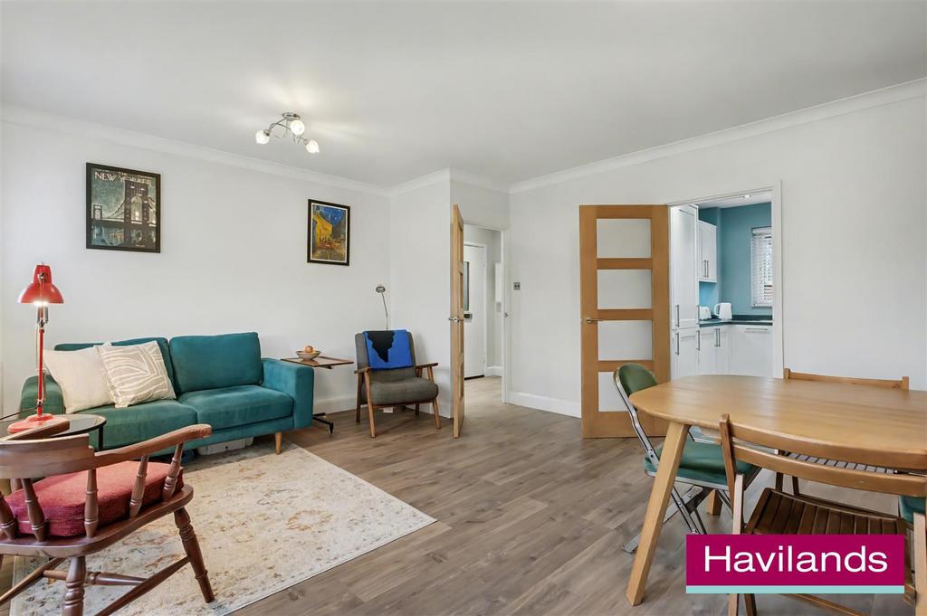 Flat 25, Springbank N21 1 JH-5.jpg