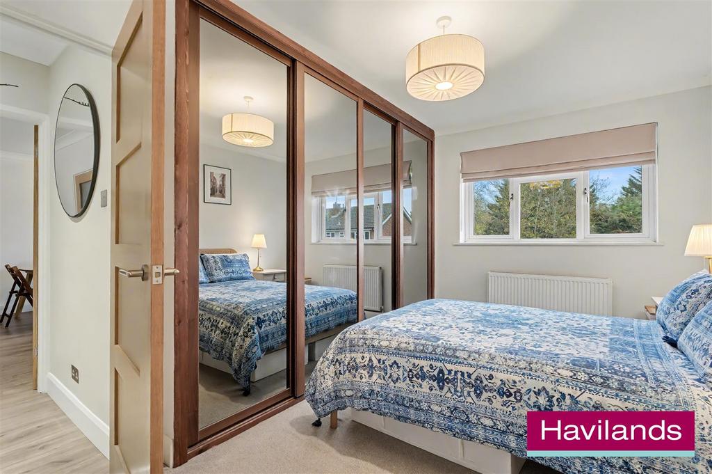 Flat 25, Springbank N21 1 JH-12.jpg