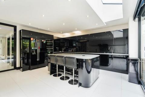 undefined, Bathurst Walk, Iver, Buckinghamshire, SL0 9EF