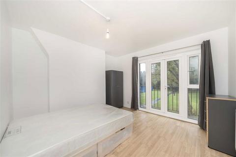 undefined, Queensbridge Road, London E2