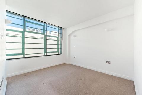 undefined, Western Avenue, Perivale, Greenford, UB6
