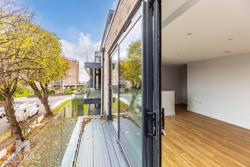 Apartment in Bournemouth - View 3