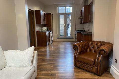 2 bedroom apartment to rent, 23 Silver Street, Hull