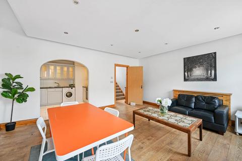 3 bedroom apartment to rent, Severus Road, London