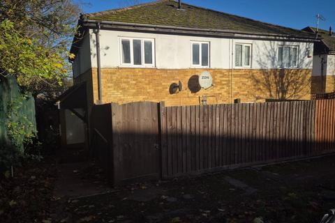 2 bedroom semi-detached house to rent, Winnington Close, Rectory Farm, Northampton, NN3