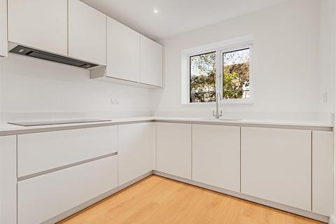 4 bedroom townhouse for sale, Kingsbridge Way, Kentford CB8