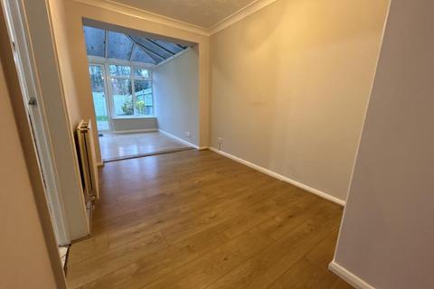 3 bedroom terraced house to rent, Monarch Close,  Basingstoke,  RG22