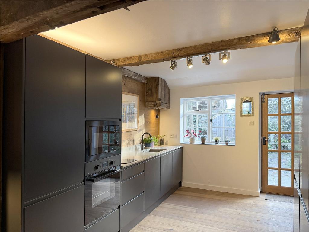 Kitchen Alt