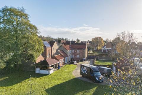 3 bedroom equestrian property for sale, 17 Brook Street, Hemswell, Gainsborough, DN21 5UJ