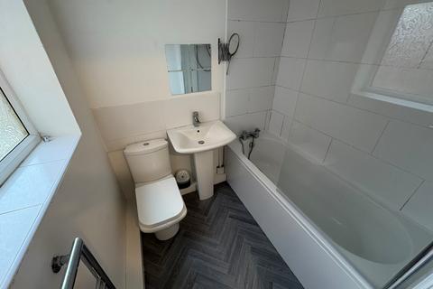 2 bedroom terraced house to rent, Coniston Road, Barnsley