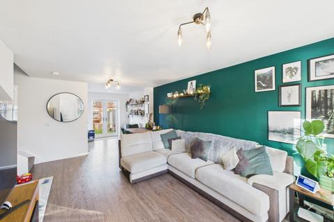 3 bedroom terraced house for sale, Grosvenor Road, Kingswood, HU7 3FD