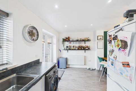undefined, Grosvenor Road, Kingswood, HU7 3FD