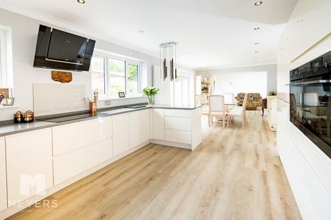 4 bedroom detached bungalow for sale, Ashley Drive North | Ashley Heath | BH24