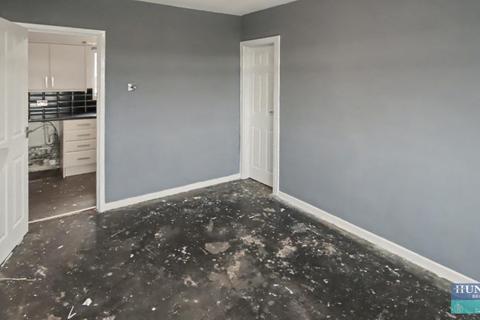 1 bedroom flat for sale, Crossdale Avenue Bradford, West Yorkshire, BD6 2AS