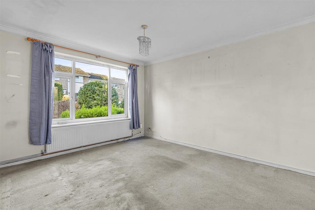 32 Campbells Ride, HP15 6 TQ-5.jpg