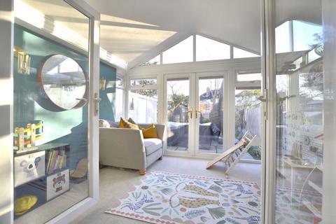 4 bedroom semi-detached house for sale, Armscroft Crescent, Gloucester GL2