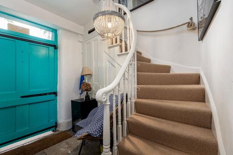 4 bedroom end of terrace house for sale, Apt 1 and 2 Cailloux