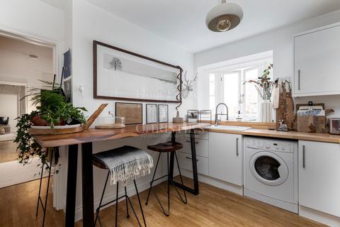 4 bedroom end of terrace house for sale, Apt 1 and 2 Cailloux
