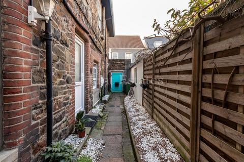 4 bedroom end of terrace house for sale, Apt 1 and 2 Cailloux