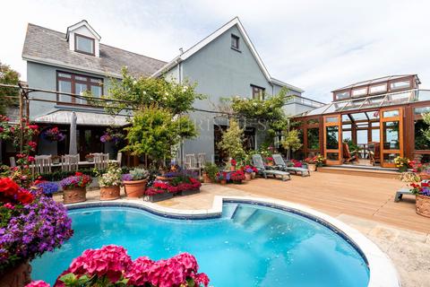 5 bedroom detached house for sale, Maison du Roc